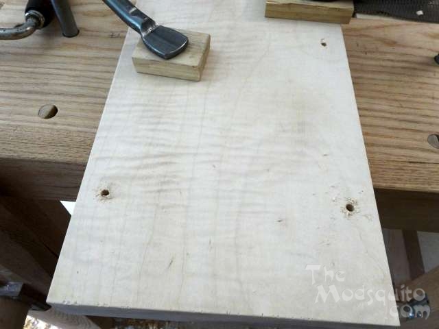 Dancing_Iridescence_Mosquito_Mods_Lian_Li_PC_Q30_Wood_Ground_Metal_DSC00112-W640.jpg