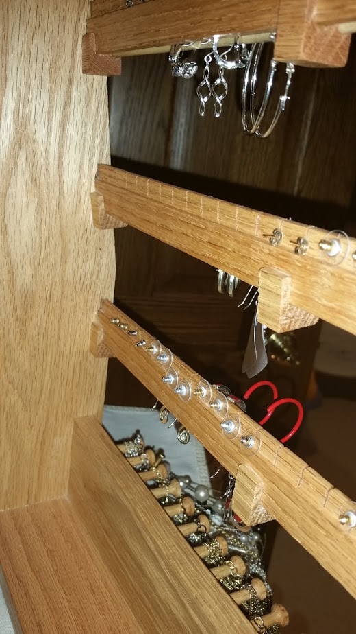 Mosquito_Earring_Rack_Finished_03-W640.jpg