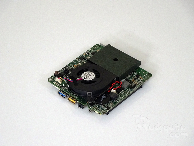 Mosquito_Hanging_in_the_balance_Intel_NUC_bit-tech_modzoo_DSC03473.JPG