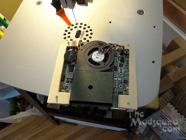 Mosquito_Hanging_in_the_balance_Intel_NUC_bit-tech_modzoo_DSC03517.JPG