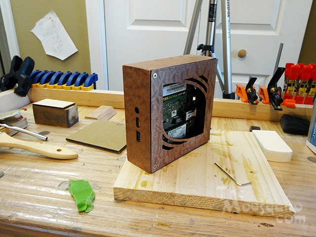 Mosquito_Hanging_in_the_balance_Intel_NUC_bit-tech_modzoo_DSC03532.JPG