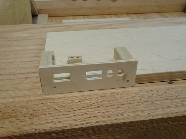 Mini_Watercooled_HTPC_modsquito_wood_scratch_build_DSC02398-W640.JPG