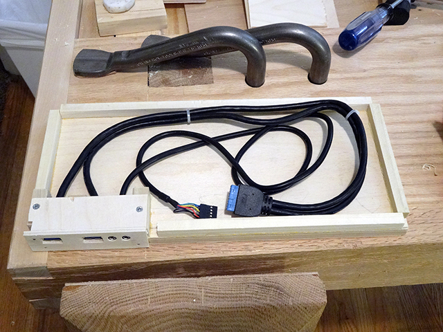 Mini_Watercooled_HTPC_modsquito_wood_scratch_build_DSC02405-W640.JPG