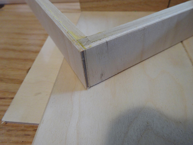 Mini_Watercooled_HTPC_modsquito_wood_scratch_build_DSC02414-W640.JPG