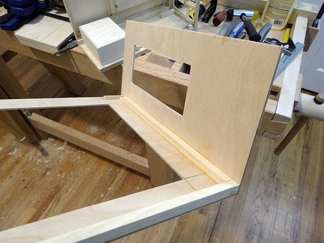 Mini_Watercooled_HTPC_modsquito_wood_scratch_build_DSC02458-W640.JPG