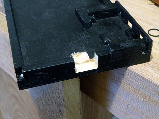 Mini_Watercooled_HTPC_modsquito_wood_scratch_build_DSC02555-W640.JPG