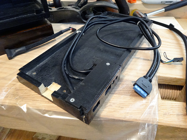 Mini_Watercooled_HTPC_modsquito_wood_scratch_build_DSC02666-W640.JPG