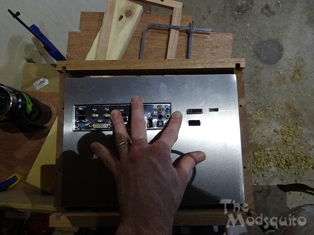 Mosquito_Victorian_Wooden_Desktop_G.Skill_DSC03652.jpg