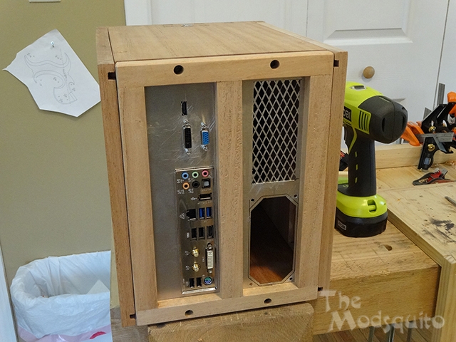 Mosquito_Victorian_Wooden_Desktop_G.Skill_DSC03682.jpg