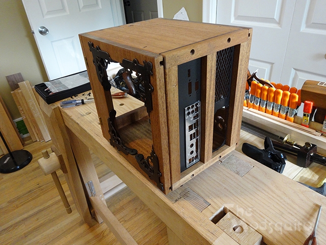 Mosquito_Victorian_Wooden_Desktop_G.Skill_DSC03889.jpg