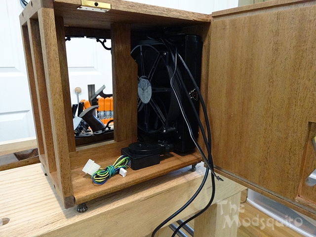 Mosquito_Victorian_Wooden_Desktop_G.Skill_DSC03893.jpg