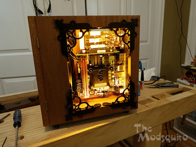 Mosquito_Victorian_Wooden_Desktop_G.Skill_DSC03898.jpg