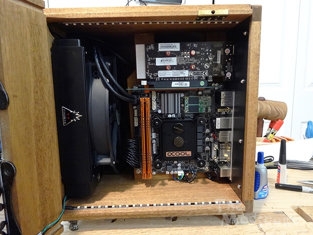 Mosquito_Victorian_Wooden_Desktop_G.Skill_DSC03902.jpg