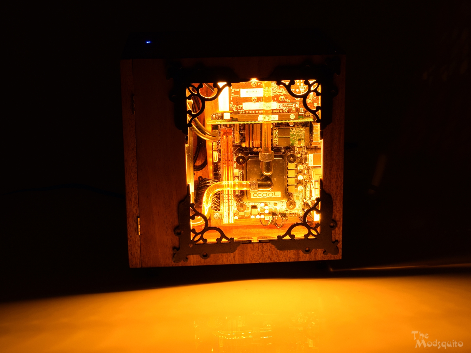 Mosquito_Victorian_Wooden_Desktop_G.Skill_DSC_0180.jpg