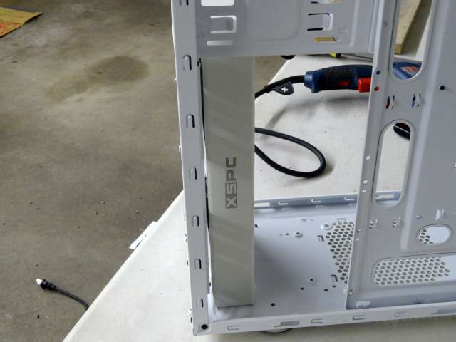 Mosquito_NZXT_H230_PrimoChill_LRT_Liquid_DSC00263-W640.jpg