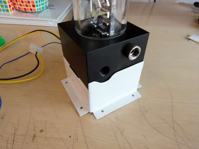 Mosquito_NZXT_H230_PrimoChill_LRT_Liquid_DSC00323-W640.jpg