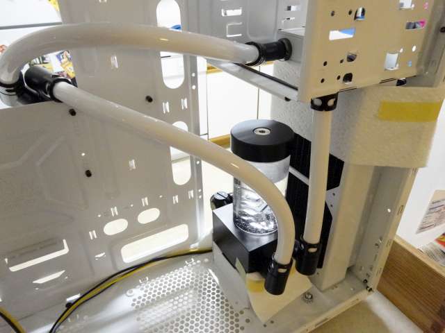 Mosquito_NZXT_H230_PrimoChill_LRT_Liquid_DSC00343-W640.jpg