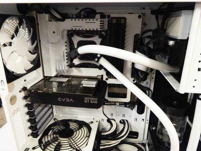 Mosquito_NZXT_H230_PrimoChill_LRT_Liquid_DSC00469-W640.JPG